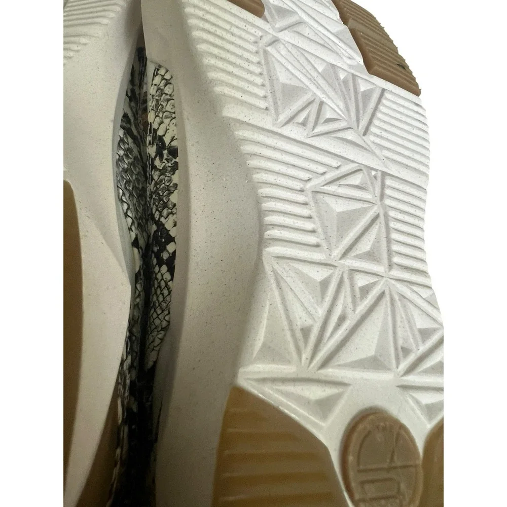 Dr. Scholl's Womens Hyped Up White White & Black‎ Snake Sneakers Slip On Size 9M